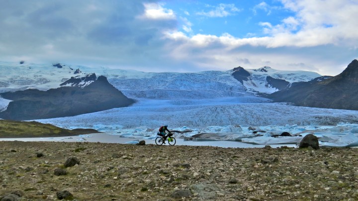 Fjallsarlon glacial lagoon