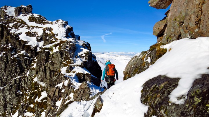 Finished the abseil/downclimb from Am Bodach, and starting along the first set of pinnacles.
