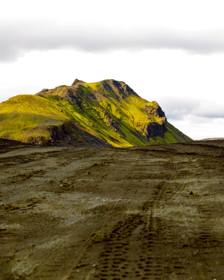 The dirt road to Landmannalaugar 